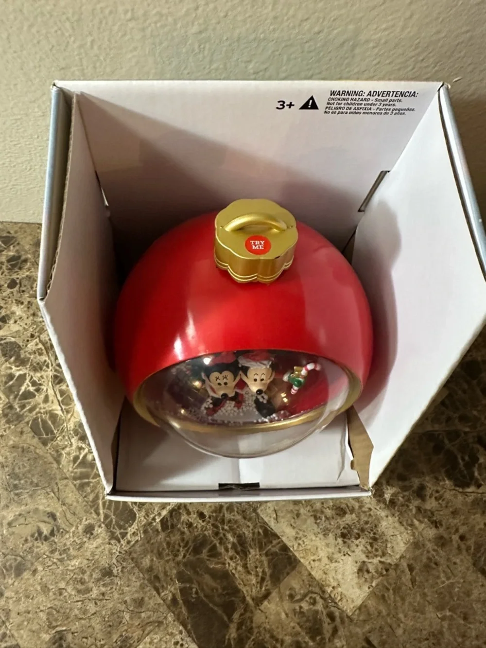 Disney Magic Holiday Mickey And Minnie Mouse Snow Globe NEW - Picture 6 of 10